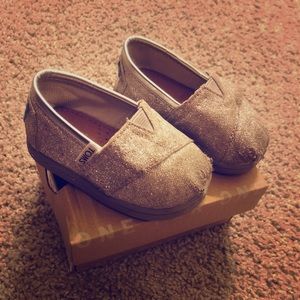 Toddler toms